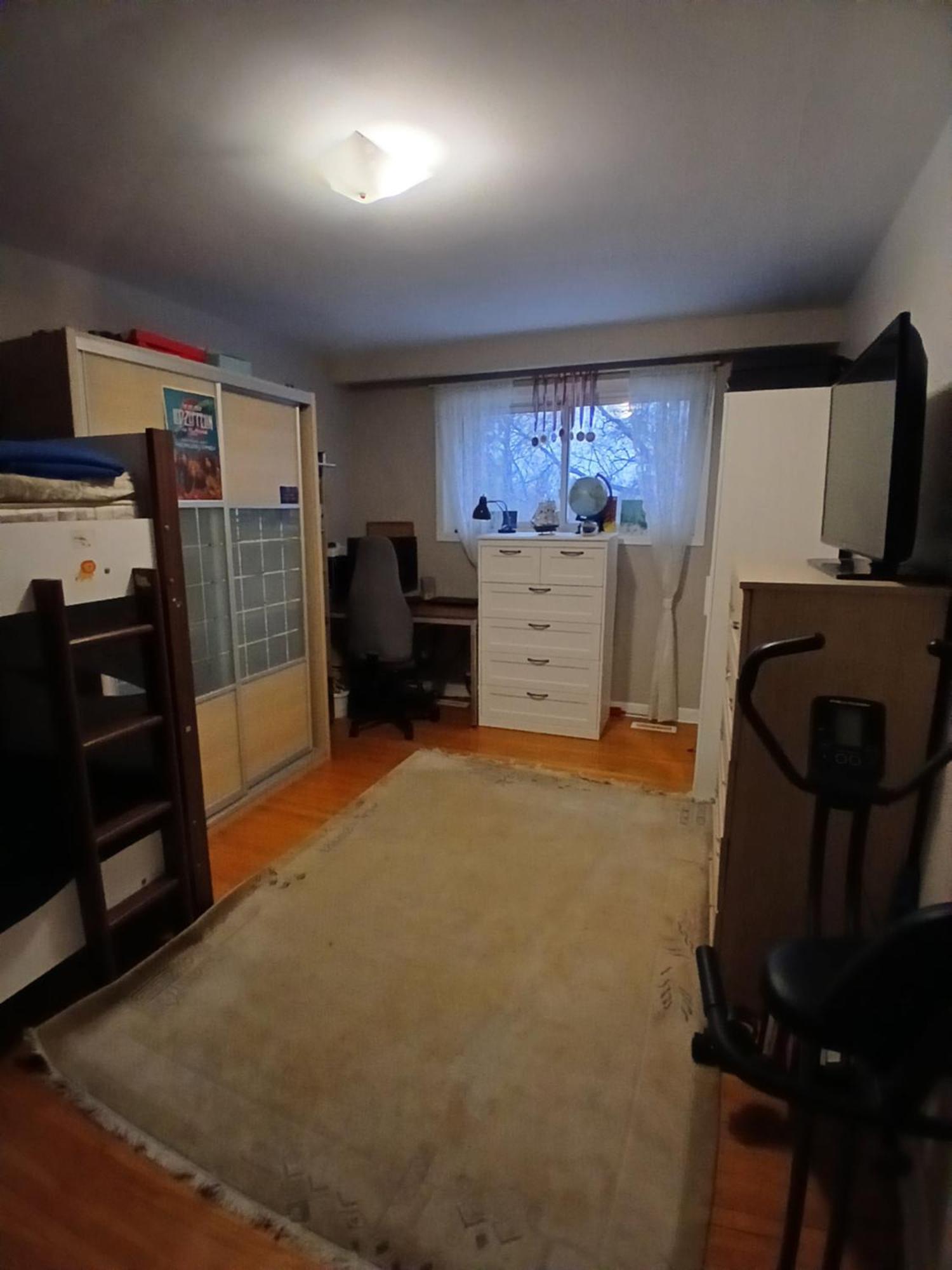 Cozy Apartment With A Spacious Backyard In The Ravine โตรอนโต ภายนอก รูปภาพ